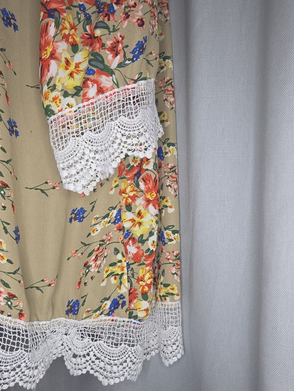 Relipop Floral 2X Lace-Trim Beige Kimono Top - Picture 3 of 6
